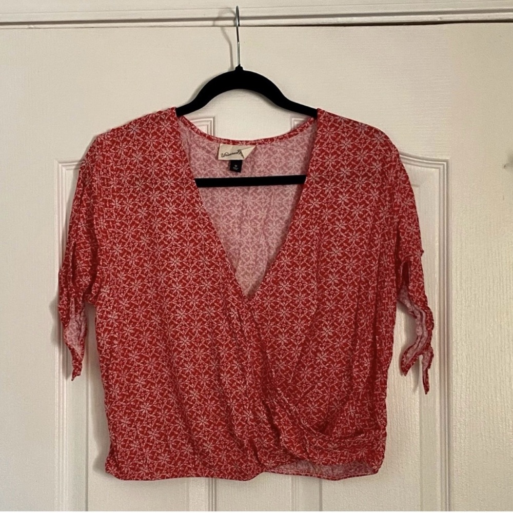 Universal Thread Red V-Neck Wrap Crop Top with White Print